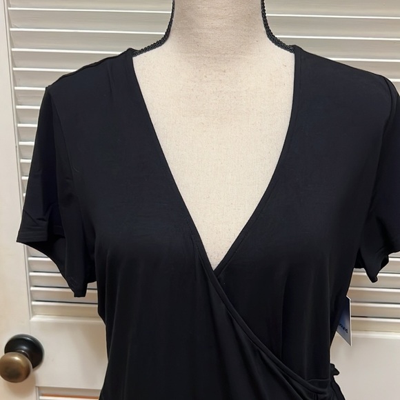 10. Abound Short Sleeve Wrap Dress in Jet Black, Size 2X - Picture 5 of 14